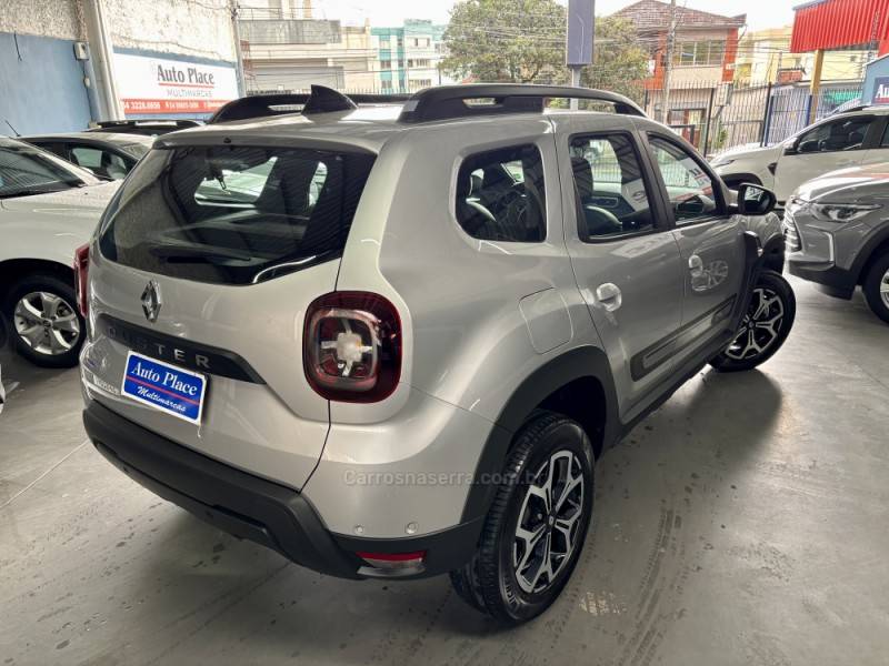 RENAULT - DUSTER - 2023/2024 - Prata - R$ 110.900,00