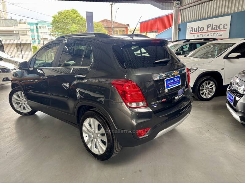 CHEVROLET - TRACKER - 2018/2019 - Cinza - R$ 91.900,00