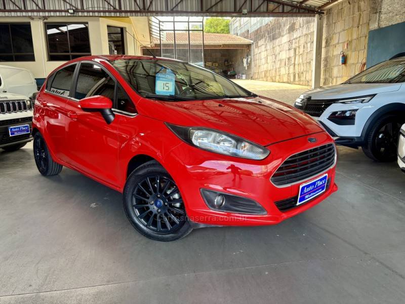 FORD - FIESTA - 2015/2015 - Vermelha - R$ 47.900,00