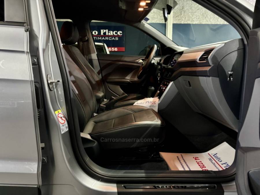 VOLKSWAGEN - T-CROSS - 2023/2024 - Prata - R$ 117.900,00