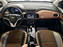 CHEVROLET - ONIX - 2016/2017 - Laranja - R$ 62.900,00