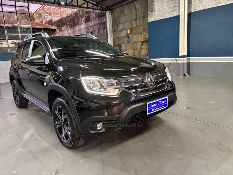 RENAULT - DUSTER - 2022/2023 - Preta - R$ 108.900,00