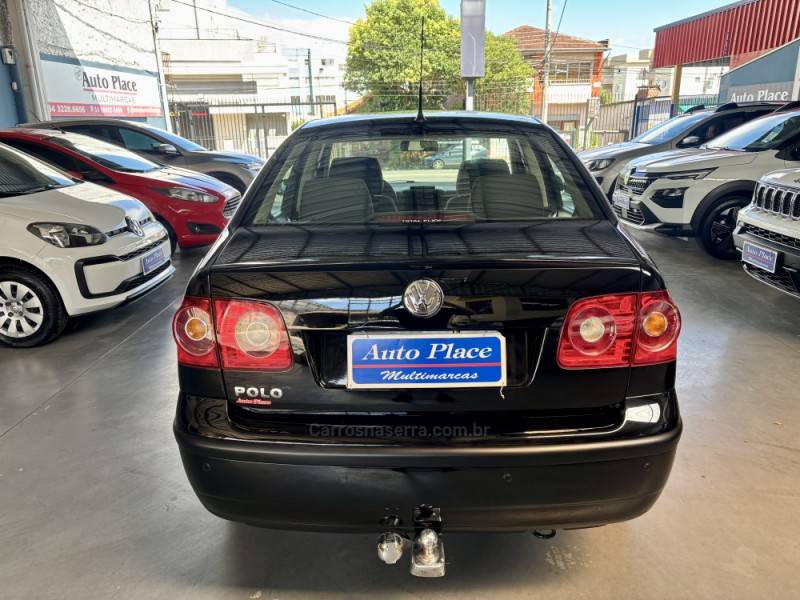 VOLKSWAGEN - POLO SEDAN - 2007/2008 - Preta - R$ 33.900,00