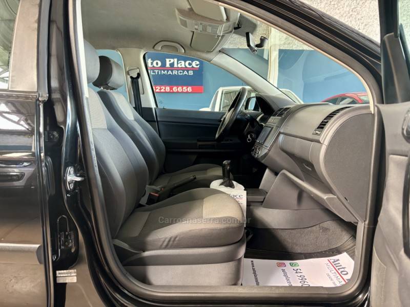 VOLKSWAGEN - POLO SEDAN - 2007/2008 - Preta - R$ 33.900,00