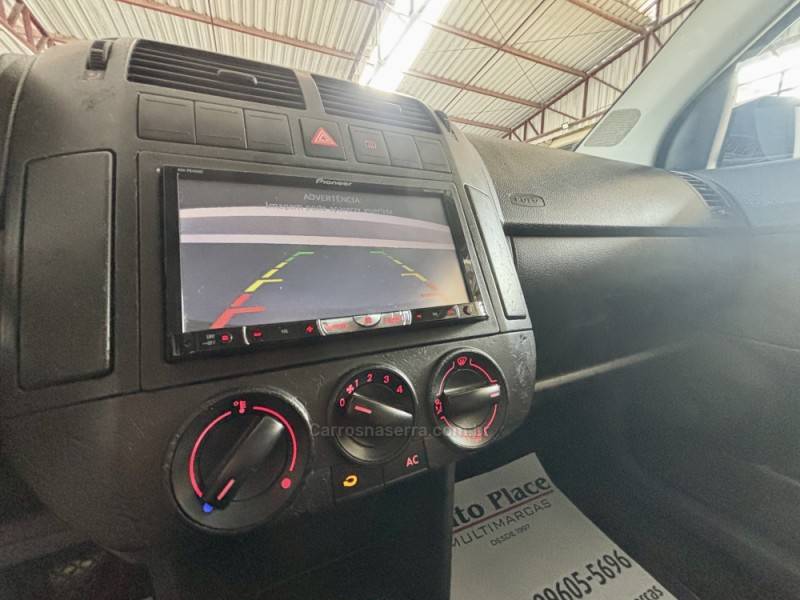 VOLKSWAGEN - POLO SEDAN - 2007/2008 - Preta - R$ 33.900,00