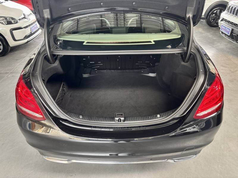 MERCEDES-BENZ - C 180 - 2017/2017 - Preta - R$ 129.900,00