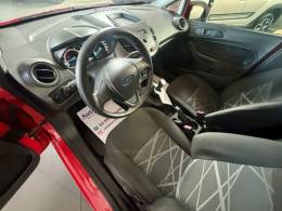 FORD - FIESTA - 2015/2015 - Vermelha - R$ 47.900,00
