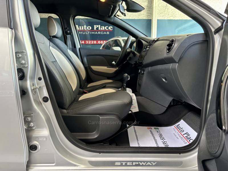 RENAULT - SANDERO - 2021/2022 - Prata - R$ 82.900,00