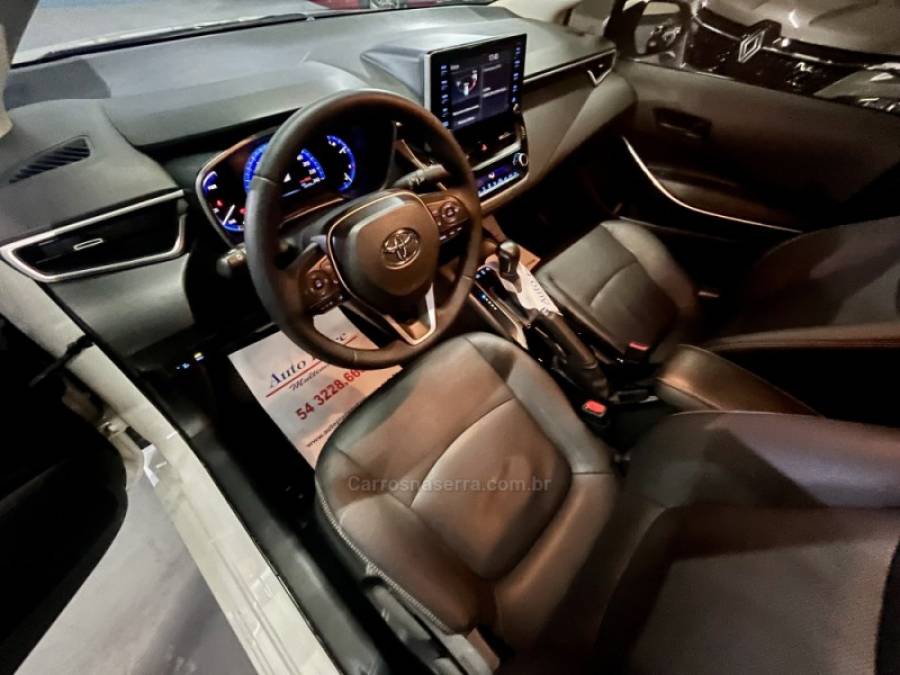 TOYOTA - COROLLA - 2020/2021 - Branca - R$ 130.900,00