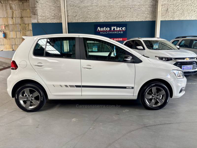 VOLKSWAGEN - FOX - 2017/2017 - Branca - R$ 58.900,00