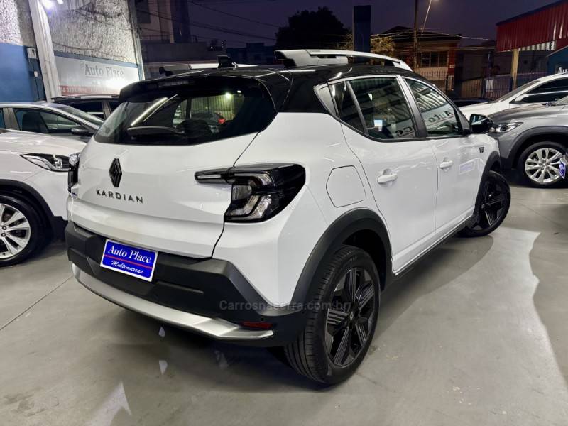 RENAULT - KARDIAN - 2024/2025 - Branca - R$ 118.900,00