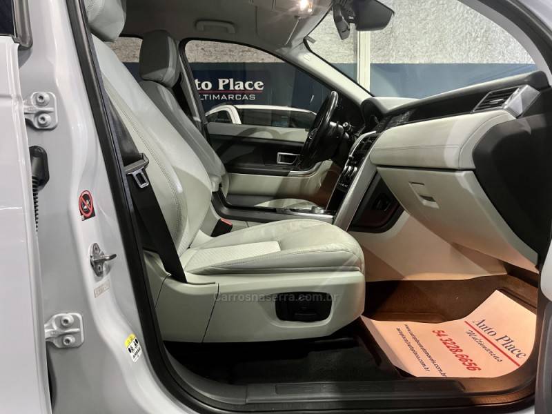 LAND ROVER - DISCOVERY SPORT - 2015/2016 - Branca - R$ 106.900,00