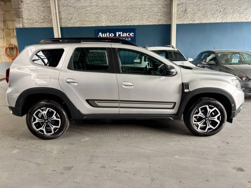 RENAULT - DUSTER - 2023/2024 - Prata - R$ 110.900,00