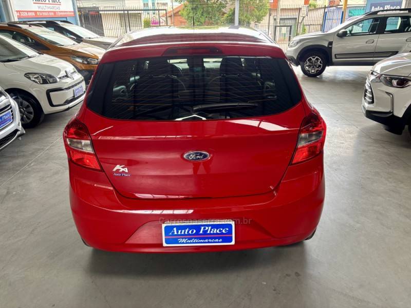 FORD - KA - 2016/2017 - Vermelha - R$ 46.900,00