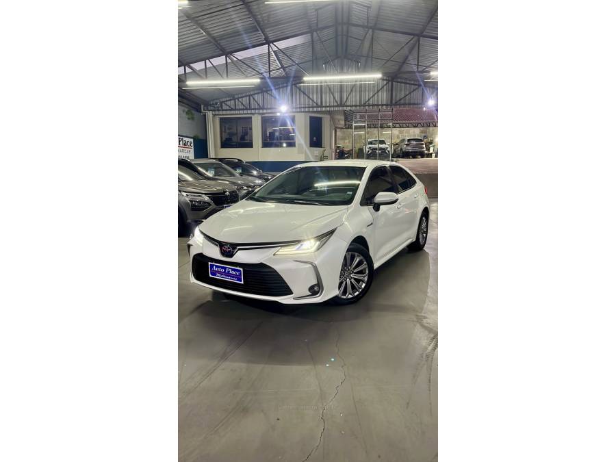 TOYOTA - COROLLA - 2020/2021 - Branca - R$ 130.900,00