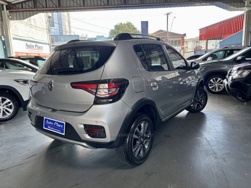 RENAULT - SANDERO - 2021/2022 - Prata - R$ 82.900,00