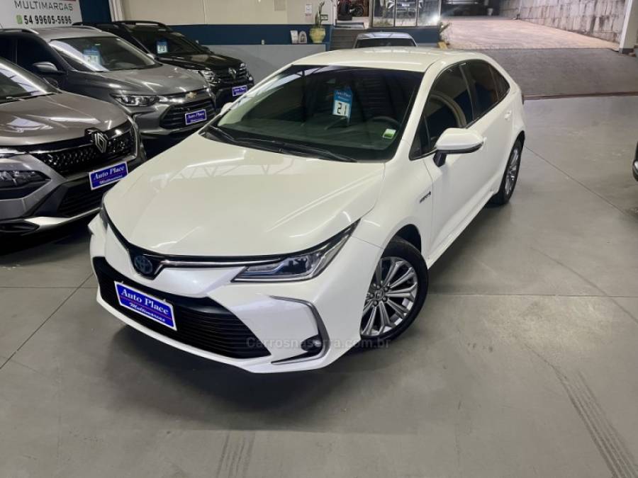 TOYOTA - COROLLA - 2020/2021 - Branca - R$ 130.900,00