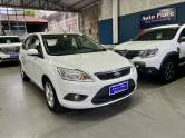 FORD - FOCUS - 2012/2013 - Branca - R$ 47.900,00