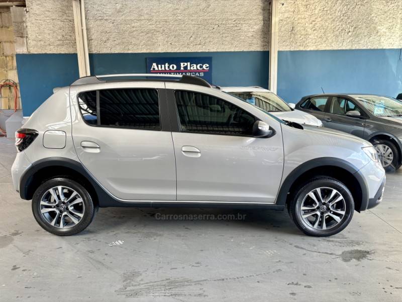 RENAULT - SANDERO - 2021/2022 - Prata - R$ 82.900,00