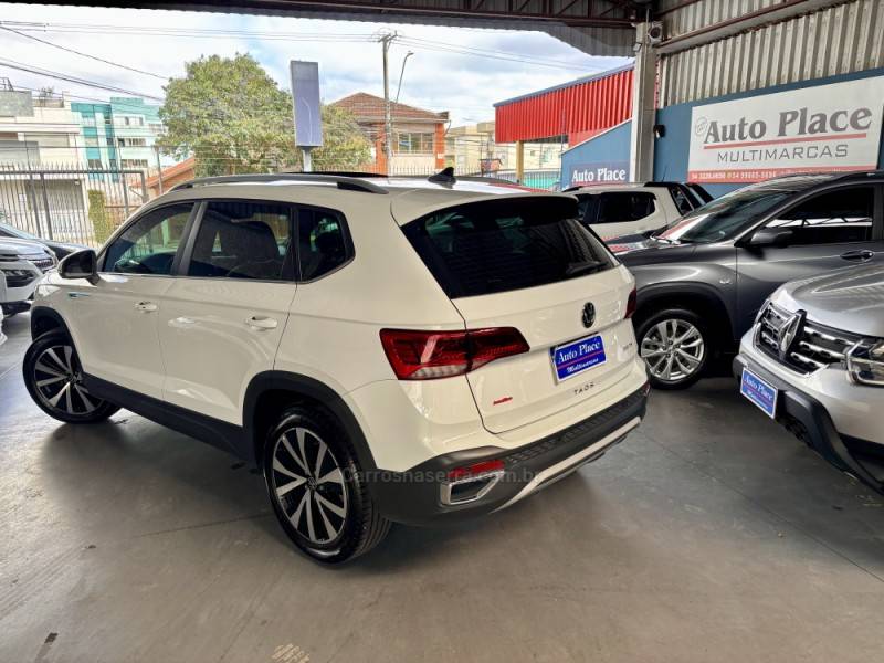 VOLKSWAGEN - TAOS - 2022/2022 - Branca - R$ 154.900,00