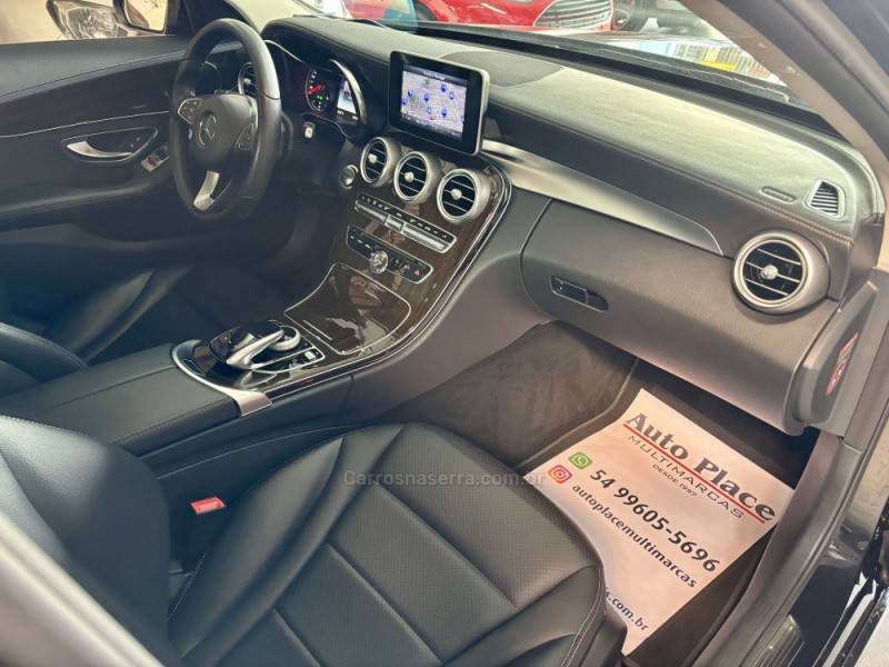 MERCEDES-BENZ - C 180 - 2017/2017 - Preta - R$ 129.900,00