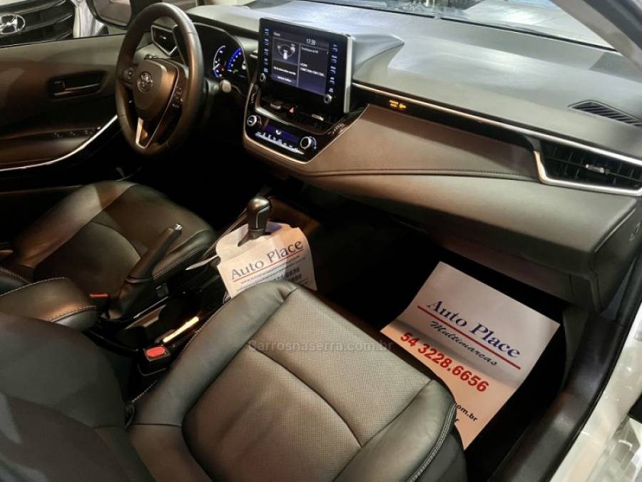 TOYOTA - COROLLA - 2020/2021 - Branca - R$ 130.900,00
