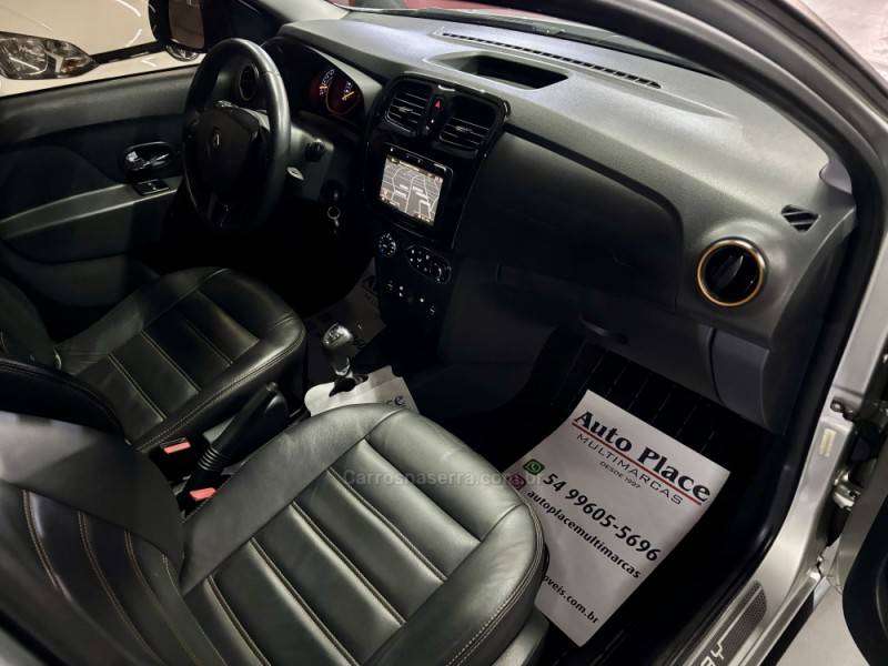 RENAULT - SANDERO - 2015/2016 - Prata - R$ 44.900,00