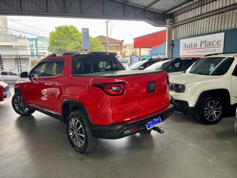 FIAT - TORO - 2020/2021 - Vermelha - R$ 118.900,00