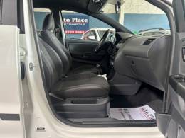 VOLKSWAGEN - FOX - 2017/2017 - Branca - R$ 58.900,00