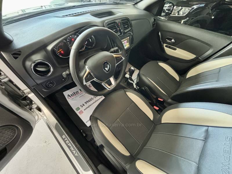 RENAULT - SANDERO - 2021/2022 - Prata - R$ 82.900,00