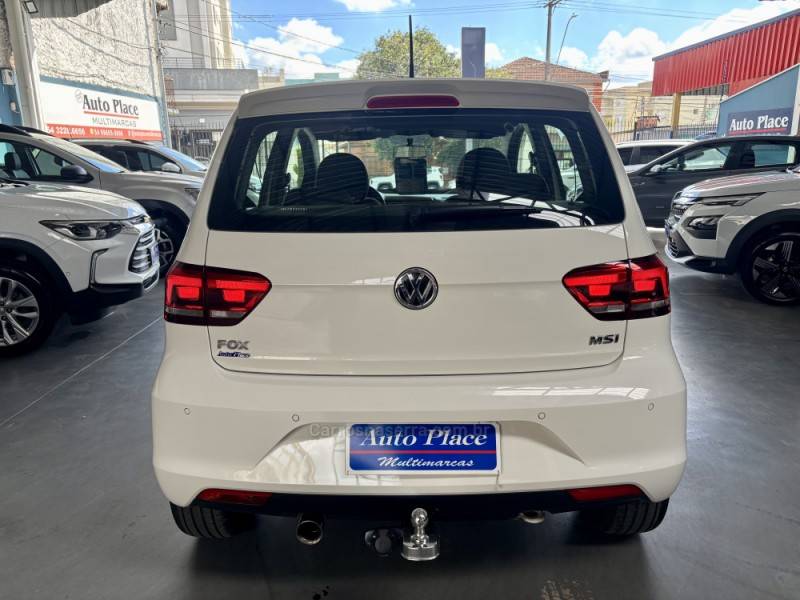 VOLKSWAGEN - FOX - 2017/2017 - Branca - R$ 58.900,00