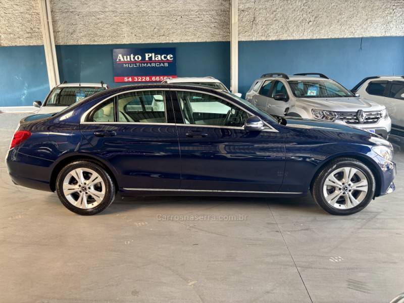 MERCEDES-BENZ - C 180 - 2018/2018 - Azul - R$ 129.900,00