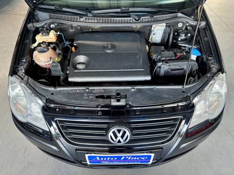 VOLKSWAGEN - POLO SEDAN - 2007/2008 - Preta - R$ 33.900,00