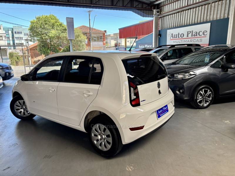 VOLKSWAGEN - UP - 2019/2020 - Branca - R$ 61.900,00