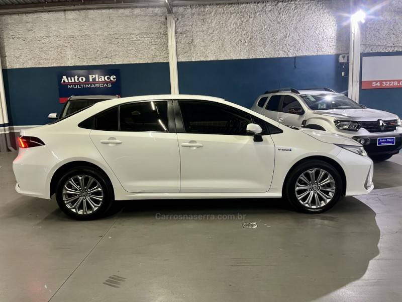 TOYOTA - COROLLA - 2020/2021 - Branca - R$ 124.900,00
