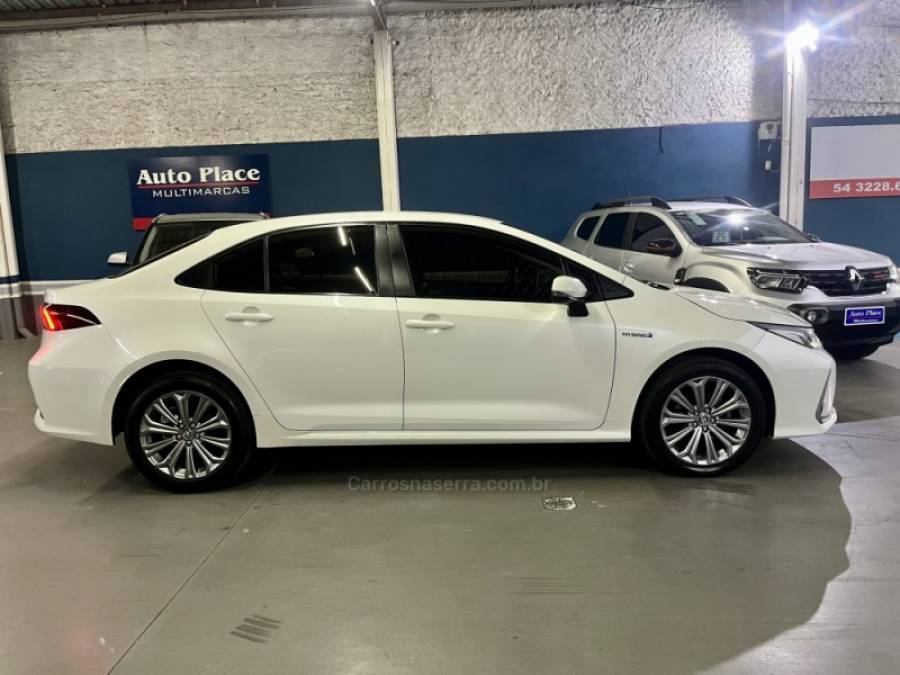 TOYOTA - COROLLA - 2020/2021 - Branca - R$ 130.900,00