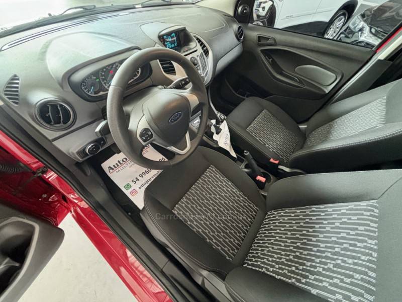 FORD - KA - 2016/2017 - Vermelha - R$ 46.900,00