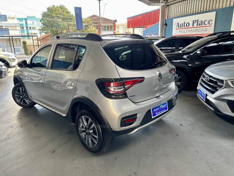 RENAULT - SANDERO - 2021/2022 - Prata - R$ 82.900,00