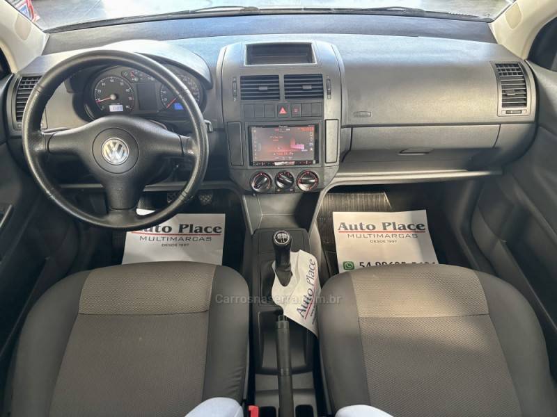 VOLKSWAGEN - POLO SEDAN - 2007/2008 - Preta - R$ 33.900,00